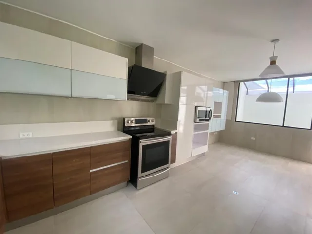Venta Casa Sector Cumbayá Urb. Pillagua — imagen 3
