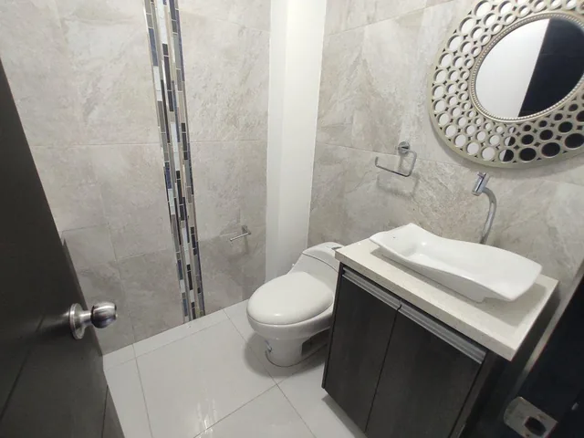 Casa de Venta en Manta Dentro de Urbanizacion, Manabí — imagen 3