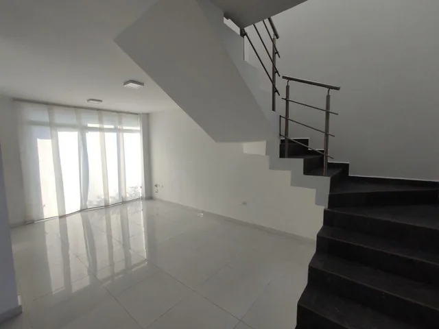 Casa de Venta en Manta Dentro de Urbanizacion, Manabí — imagen 2