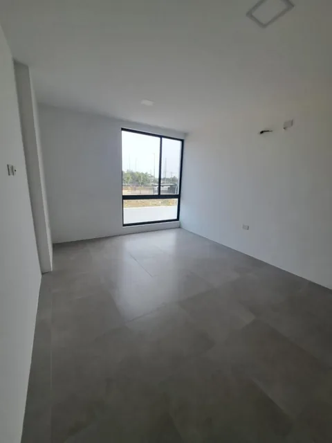Casa de Estreno en Venta - Urbanización La Costa - Samborondón, Guayas — imagen 4