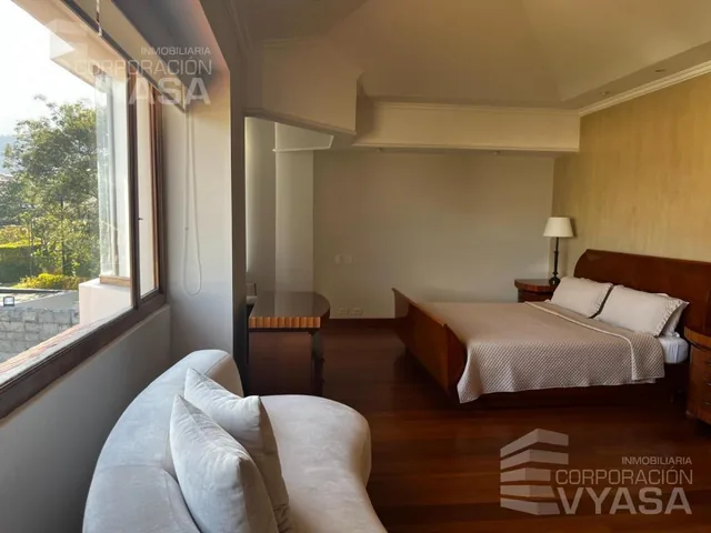 Cumbayá - Rancho San Francisco, Amplia y Elegante Casa en Venta de 800 m², 5 Dorm. — imagen 2