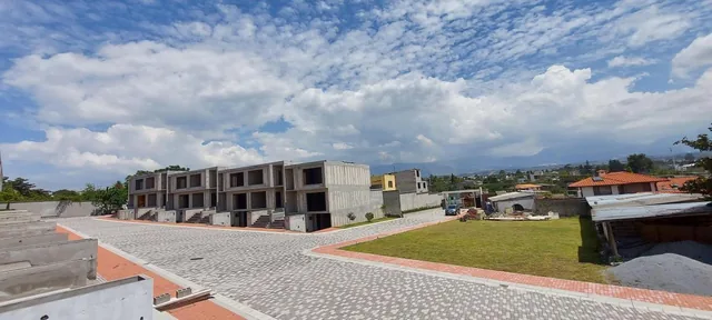 Casas Nuevas en Venta en Conjunto en Tumbaco — imagen 4