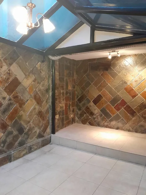 Vendo Casa Zona Estrategica Entrada Carapungo Cerca Gran Aki y Shoping El Portal — imagen 5
