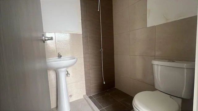 Casa en Venta 106 m² - 2 Plantas - Sector: Las Orquideas, Norte de Guayaquil, Guayas — imagen 2