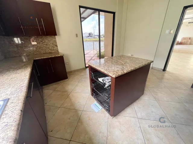 Casa en Samborondón con Vista Al Lago, 4 Hab. m. H. Guayas — imagen 2