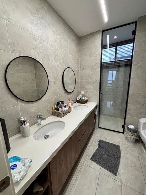 Townhouse Inteligente de 3 Pisos con Rooftop con Jacuzzi y Vista Al Río, Guayas — imagen 5