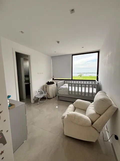 Townhouse Inteligente de 3 Pisos con Rooftop con Jacuzzi y Vista Al Río, Guayas — imagen 4
