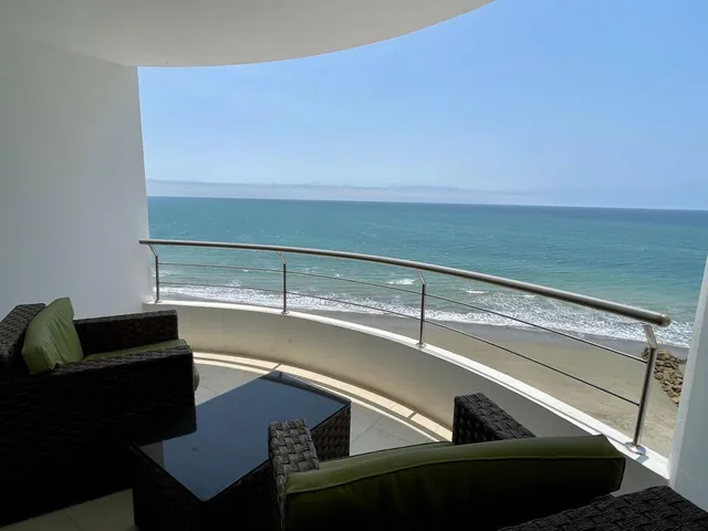 Suite Vista Al Mar Ciudad del Mar con Bodega y Estacionamiento Mkeller, Manabí — imagen 2