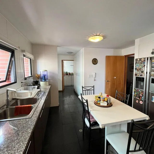 Amplio Departamento en Venta Sector Quito Tennis con Balcon — imagen 2