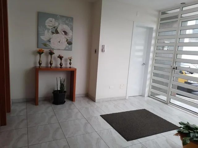 Se Vende Flamante Departamnto de Tres Dorm. de 124 Mt en Ponceano. Provincia de Pichincha — imagen 3