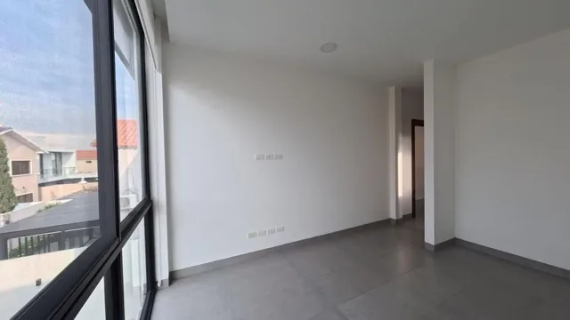 Ciudad Celeste - Moderna Casa en Venta con Amplio Patio - Samborondon, Guayas — imagen 2