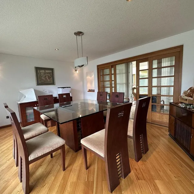 Hermosa Casa en Venta Urb El Condado 410 Mtrs2 Amplios Jardines — imagen 3