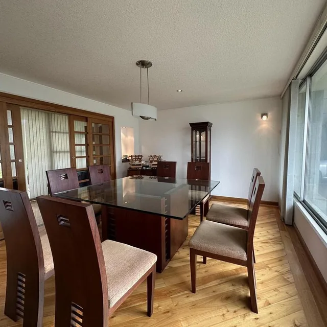 Hermosa Casa en Venta Urb El Condado 410 Mtrs2 Amplios Jardines — imagen 2