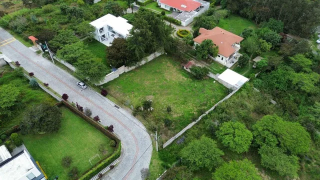 Venta de Terreno Independiente Esquinero en Urbanizacion Exclusiva Nayon — imagen 5