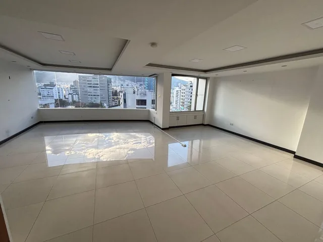 Venta! Oficina con Excelente Vista y 2 Parqueaderos – La Coruña — imagen 4
