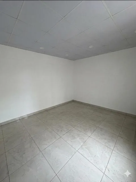 Edificio Comercial Estratégico, Generando Ingreso Mensual - Av Portete, Guayas — imagen 3