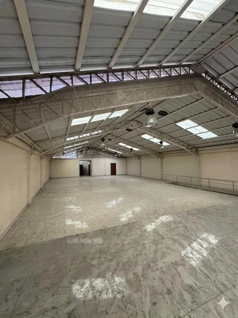 Edificio Comercial Estratégico, Generando Ingreso Mensual - Av Portete, Guayas — imagen 2