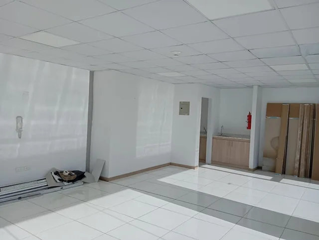 Oficinas y Consultorios de Venta por Estrenar | Sector Hospital Axxis | Supermaxi Granda Centeno — imagen 4
