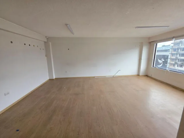 Arriendo Oficina Centro Norte Rumipamba Av Galo Plaza Lasso — imagen 2