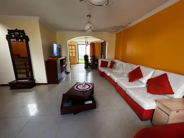 Casa No Adosada en Venta en Conjunto Sector Mirasierra, Valle de Los Chillos, Pichincha / Ecuador — imagen 3