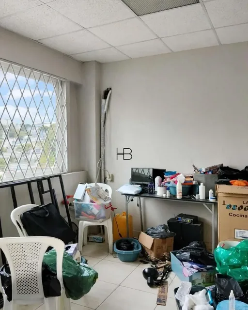 Se Vende Edificio Comercial Esquinero en Barrio Orellana - Centro de Guayaquil, Guayas — imagen 3
