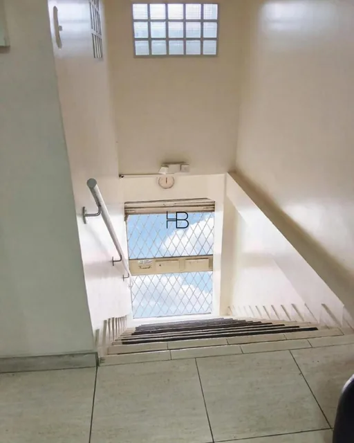 Se Vende Edificio Comercial Esquinero en Barrio Orellana - Centro de Guayaquil, Guayas — imagen 2
