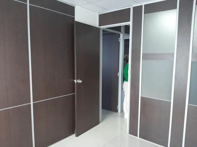 Vendo Amplia Oficina con 4 Parqueos Sector La Pradera — imagen 4