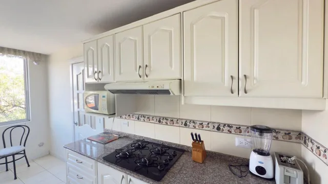 ️ ¡Oportunidad Única! Amplio Dpto de 110 m² en Portugal y Eloy Alfaro - — imagen 5
