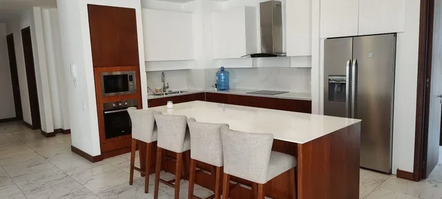 Exclusivo Departamento de Lujo con Terraza y Vista Al Pichincha, González Suárez — imagen 5