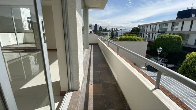 Vendo Departamento Amplio Terraza Balcón Urbanización Miravalle — imagen 5