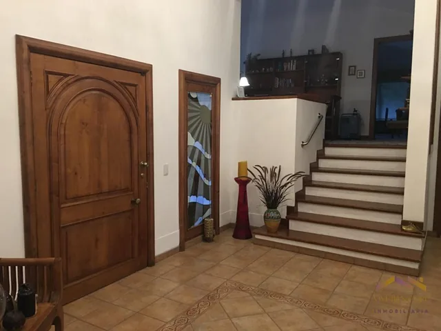 Casa en Venta Dentro de Exclusiva Urbanización en Cumbaya. Provincia de Pichincha — imagen 2