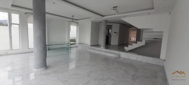 Casa de Venta en Cumbaya, Cerca a La Universidad San Francisco. Provincia de Pichincha — imagen 5
