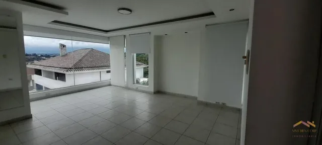 Casa de Venta en Cumbaya, Cerca a La Universidad San Francisco. Provincia de Pichincha — imagen 3