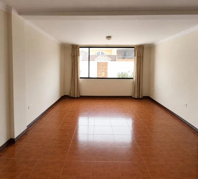 Casa Rentera en Venta | 4 Departamentos | Intercambiador de Carcelén — imagen 5