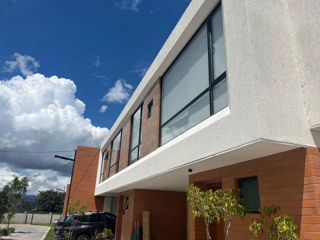 Casa Nueva de Venta, 215 m², Tumbaco Sector Tola Alta — imagen 3