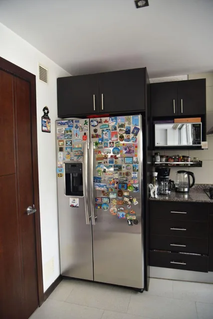 En Venta Estupendo y Muy Cómodo Departamento, 2 Dorm., Dentro de La Urb El Condado, Etapa 3. Provincia de Pichincha — imagen 4