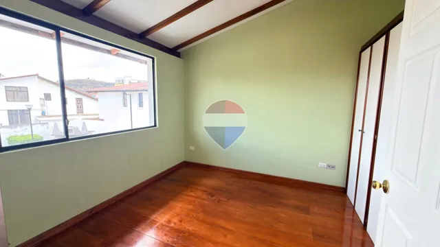 Casa en Venta en Ibarra Centro de La Ciudad - Conjunto La Castilla, Imbabura — imagen 2