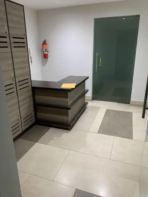 Oficina Comercial de 30 m² en Venta en Av 6 de Diciembre — imagen 4
