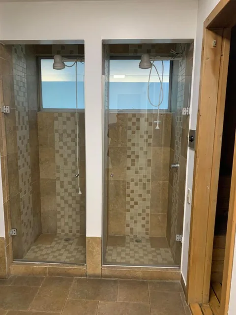 Oficina Comercial de 30 m² en Venta en Av 6 de Diciembre — imagen 2