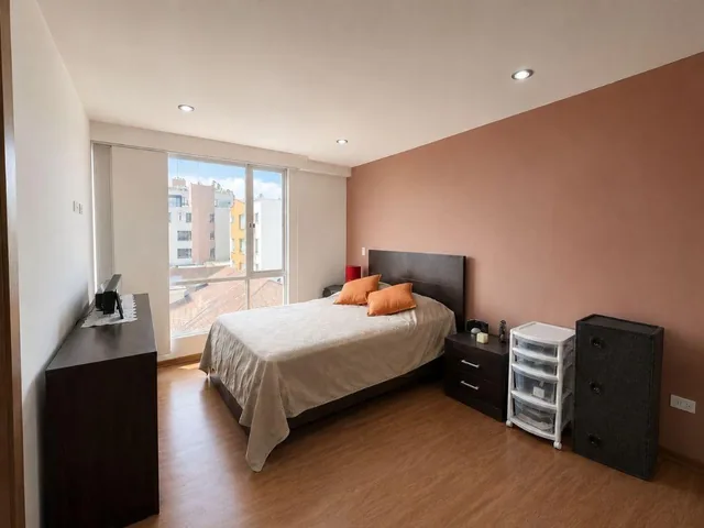 En Venta Departamento con Balcón 95 m² - Dentro de Urbanización - Lomas de Monteserrin — imagen 3