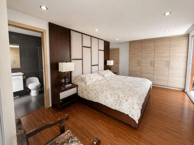 En Venta Departamento con Balcón 95 m² - Dentro de Urbanización - Lomas de Monteserrin — imagen 2