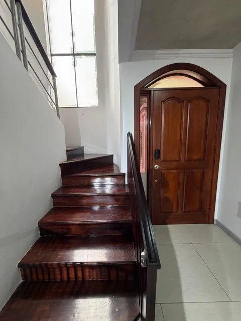 Casa en Venta con Piscina Km 2,5 Via a Samborondón, Guayas — imagen 4