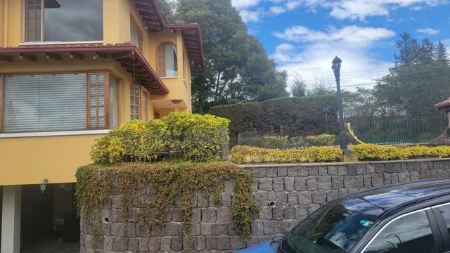 Nayón Vendo Casa 4 Dorm. + Suit Independiente — imagen 2