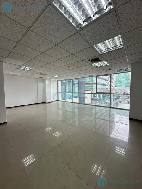 Oficina Moderna en Venta en Av Joaquín Orrantia, Edificio Trade Building (Zona Mall del Sol), Guayas — imagen 4