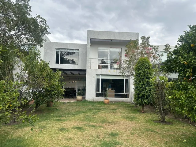 Vendo Cumbaya Hermosa Casa Sector San Patricio 3dorm. 2estac. Piscina, Conj. Cerrado, Seguridad 24/7 — imagen 3