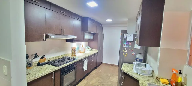 Casa Esquinera en Venta en Mirasierra Valle de Los Chillos 3 Dorm., Amplio Patio 2 Parqueadero — imagen 4