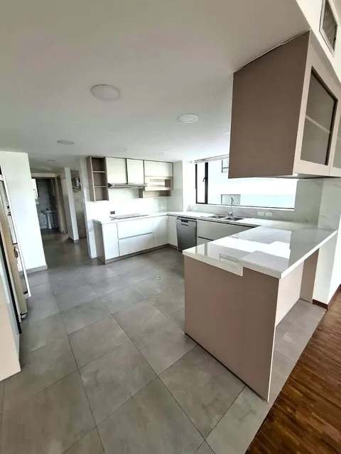 Se Vende Ó Se Arrienda Dep. 240 m², 2 Dorm., Piscina, González Suárez — imagen 4