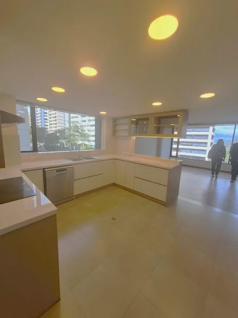 Se Vende Ó Se Arrienda Dep. 240 m², 2 Dorm., Piscina, González Suárez — imagen 2