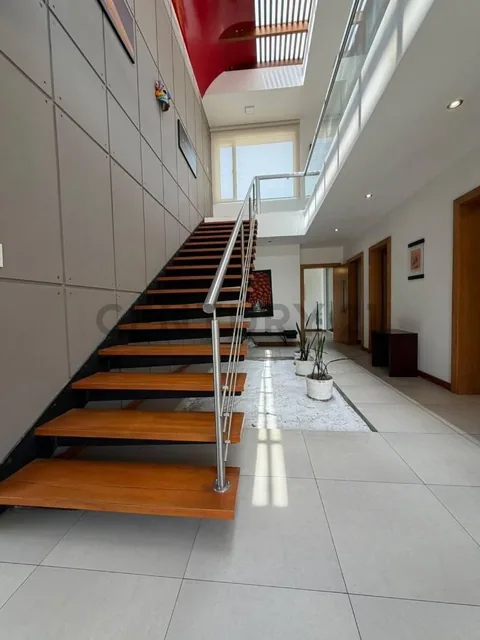 Se Vende Casa de Lujo con Piscina, Jardín y Espectacular Vista, en Cumbayá — imagen 3