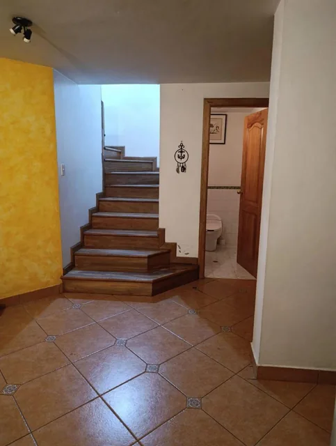 Gran Oportunidad Acogedora Casa en Venta 159,73 m², en Conjunto, San Isidro del Inca – Quito Norte — imagen 3